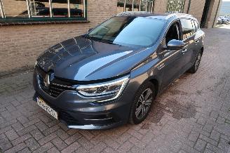 uszkodzony samochody osobowe Renault Mégane Renault Mégane Estate 1.3 TCe Intens 2022/8
