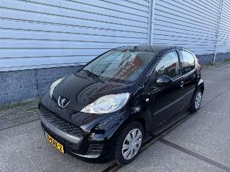 uszkodzony samochody osobowe Peugeot 107 1.0-12V Sublime 2010/1