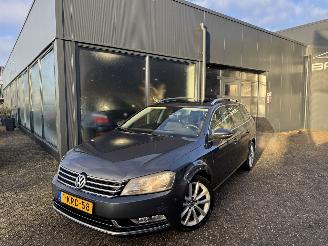 Voiture accidenté Volkswagen Passat 1.4 TSI Highline edition bluemotion 2013/6