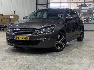 krockskadad bil auto Peugeot 308 1.2 VTi Blue Lease 2014/7