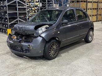 skadebil auto Nissan Micra Nissan Micra 1.2 visia automaat 2003/8