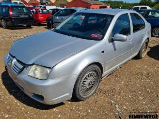Vrakbiler auto Volkswagen Bora Bora (1J2), Sedan, 1998 / 2013 2.0 2003/1