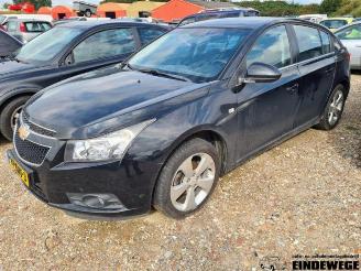 Coche siniestrado Chevrolet Cruze Cruze (305), Hatchback, 2010 / 2015 1.8 16V VVT 2012/3