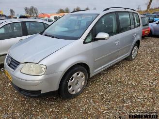Coche siniestrado Volkswagen Touran Touran (1T1/T2), MPV, 2003 / 2010 1.6 FSI 16V 2003/6