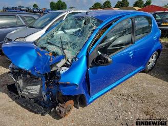 Salvage car Toyota Aygo Aygo (B10), Hatchback, 2005 / 2014 1.0 12V VVT-i 2010/3