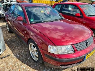 Volkswagen Passat Passat (3B2), Sedan, 1996 / 2000 2.3 VR5 picture 1