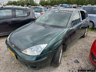 Vrakbiler auto Ford Focus Focus 1, Hatchback, 1998 / 2004 1.6 16V 2003/9