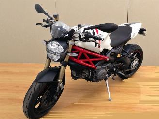 škoda motocykly Ducati Monster 1100  2013/4