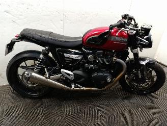 krockskadad bil motor Triumph  1200 SPEEDTWIN 2023/2
