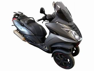 Schade scooter Peugeot  METROPOLIS RS 2017/4