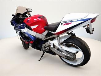 Honda CBR 900 RR picture 16