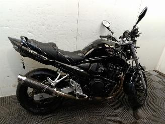 Vaurioauto  motor cycles Suzuki Bandit 650  2005/6