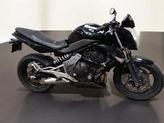 škoda motocykly Kawasaki ER - 6 N  2011/7