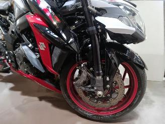 Suzuki GSX 750  picture 15