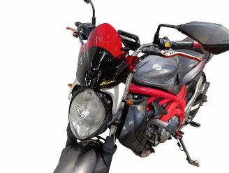 Suzuki Gladius 650 SFV picture 2