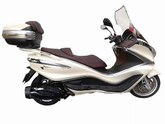 Schade scooter Piaggio X10  2015/9