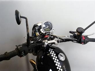 Triumph  STREET TWIN picture 2