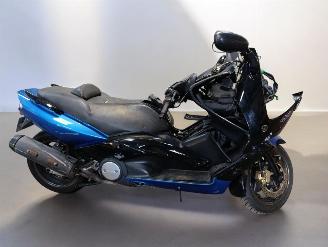 skadebil bromfiets Yamaha  TMAX 2007/2