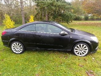 ojeté vozy osobní automobily Opel Astra H TWINTOP CABRIOLET 1.9 CDTI- 16V TURBO 2007/2