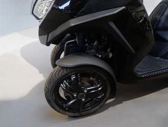 Peugeot  METROPOLIS picture 17