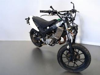 krockskadad bil motor Derbi  SM XTREM 2016/2