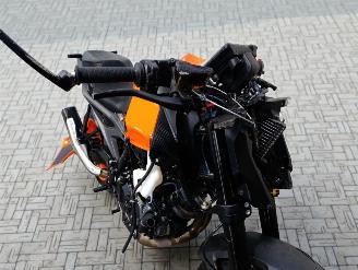 KTM 990 Super Duke  picture 11