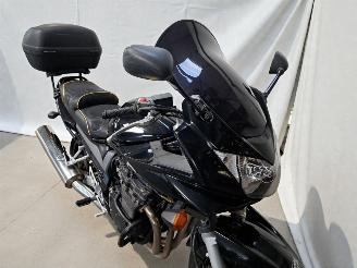 Vaurioauto  motor cycles Suzuki Bandit 650 GSF 2005/1