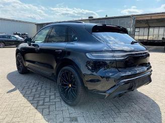 damaged passenger cars Porsche Macan GTS *PANO - KAM - NAV - BOSE* 2024/2