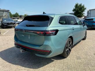 damaged passenger cars Volkswagen Passat Variant 2.0 TDI DSG R-Line *HEAD-UP -AHK* 2024/5