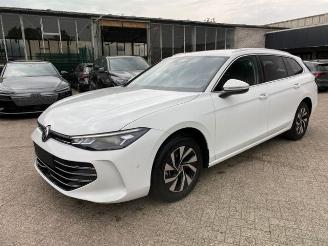 damaged passenger cars Volkswagen Passat Variant Business 2.0 TDI DSG *KAM - AHK* 2025/4
