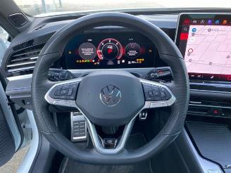 Volkswagen Passat Variant 2.0 TDI DSG R-Line * HUD - PANO * picture 21