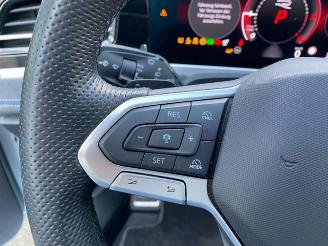 Volkswagen Passat Variant 2.0 TDI DSG R-Line * HUD - PANO * picture 23