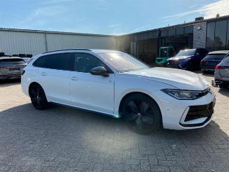 Volkswagen Passat Variant 2.0 TDI DSG R-Line * HUD - PANO * picture 9