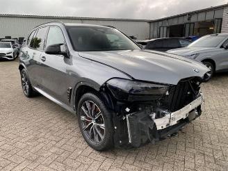 skadebil auto BMW X5 M60i xDrive *HEAD UP - PANO - AHK - KAM* 2024/11