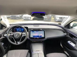 Mercedes E-klasse 300 T Avantgard * KAM - AHK - NAV * picture 25