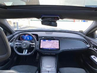 Mercedes E-klasse 300 T AMG Lin Advancd Plus *PANO - 360 KAM* picture 17
