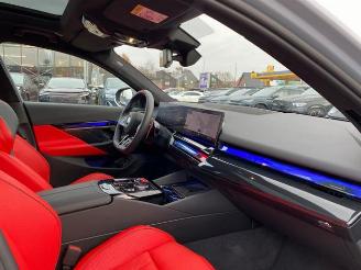 BMW M5 Touring* HEAP-UP - PANO - 360 KAM - NAVI* picture 18