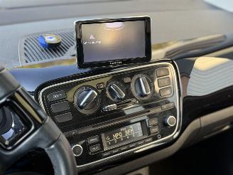 Volkswagen Up! High UP! Pano Navi Nap Cruise Lage km picture 17