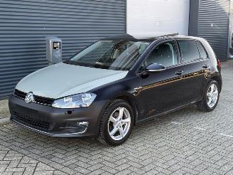 krockskadad bil auto Volkswagen Golf Lounge|Clima|Cruise|Stoelverwarming| 2015/9