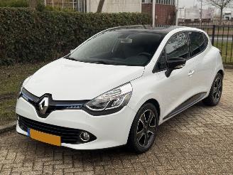 Schadeauto Renault Clio Expression | Glas dak | Cruise | Clima | Navi | NAP | 2013/9