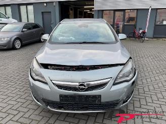 Opel Astra Astra J Sports Tourer (PD8/PE8/PF8), Combi, 2010 / 2015 1.4 16V ecoFLEX picture 2