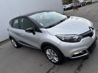uszkodzony samochody osobowe Renault Captur  2013/8