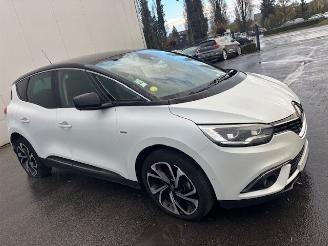 damaged passenger cars Renault Scenic BOSE AUTOMAAT 2018/2