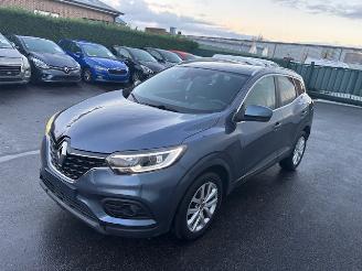 Vaurioauto  passenger cars Renault Kadjar  2019/3