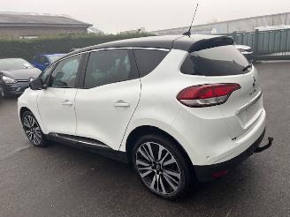 Schadeauto Renault Mégane Scénic INITIALE 2018/1