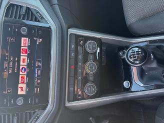 Volkswagen T-Roc  picture 8