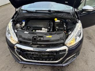 Peugeot 208  picture 12