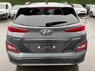 Damaged car Hyundai Kona 65kw battery 2020/8