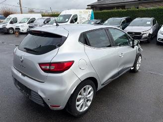 Schadeauto Renault Clio  2017/9