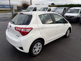skadebil auto Toyota Yaris HYBRID AUTOMAAT 2018/12